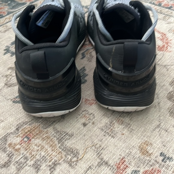 Size 8 Under Armer Mens Sneakers Like New Condition - Picture 6 of 8